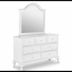 I am selling this dresser so I can afford stuff